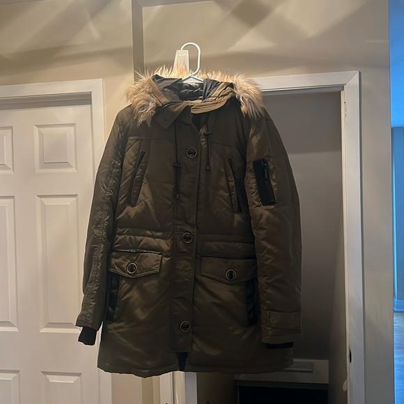 EUC Coat with Removable Fur - Picture 1 of 6